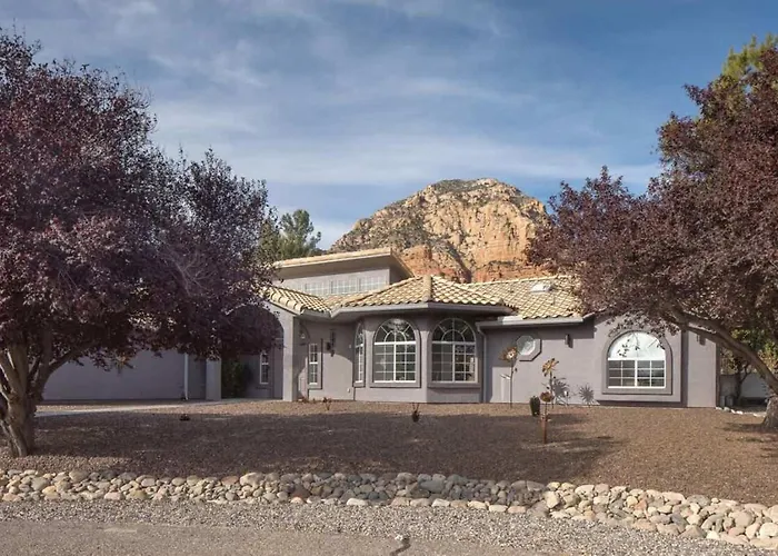 Stunning Views Hot Tub Prime Location *
