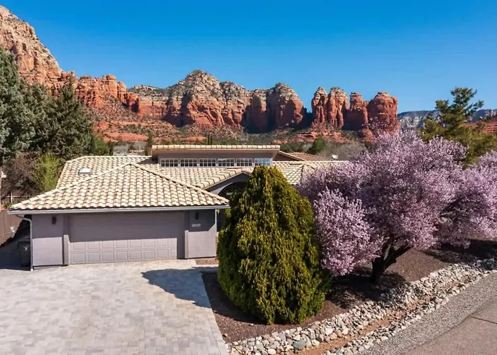Holiday home Stunning Views Hot Tub Prime Location