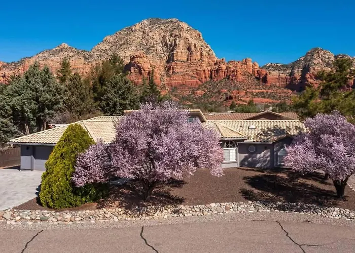 Stunning Views Hot Tub Prime Location
